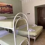 Falù Napoli centro camera con cucina e bagno privato